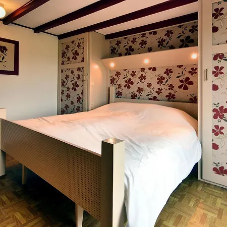 Cozy Holiday In La Roche-en-ardenne Near Forest